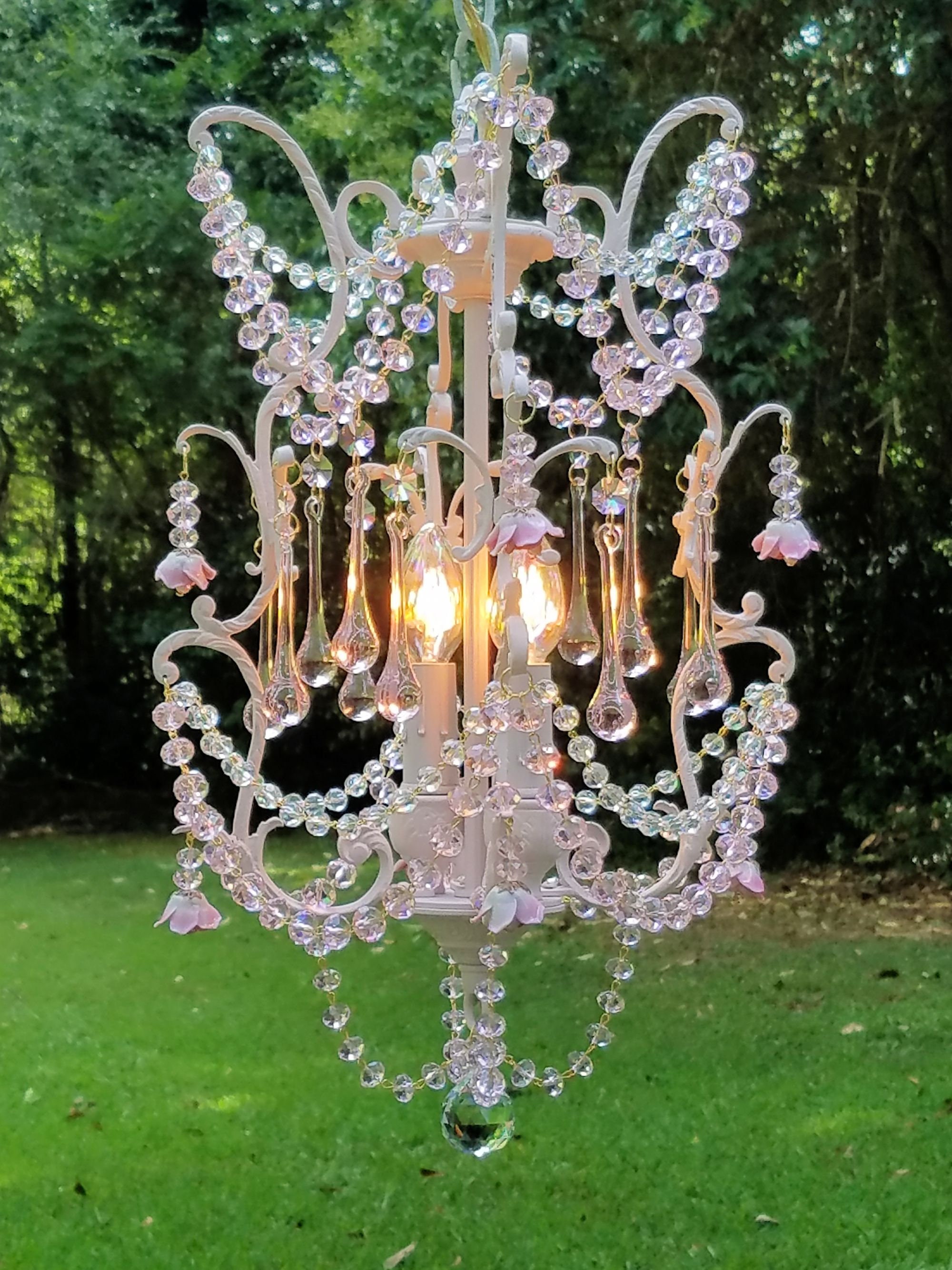 Pink Crystal Beaded Chandelier with Murano Glass Drops, 1940s Pink Crystal Beaded Chandelier with Murano Glass Drops, 1940s