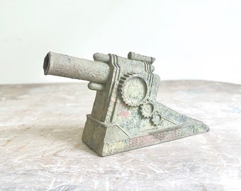 Antique Barclay’s die cast toy cannon - howitzer - original paint - rusty vintage collectible