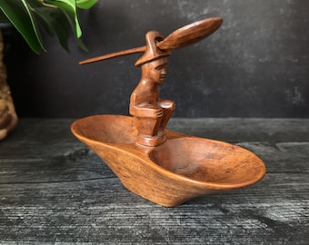 Salero antiguo de madera tallada a mano - Doble cuenco con cuchara - Arte popular