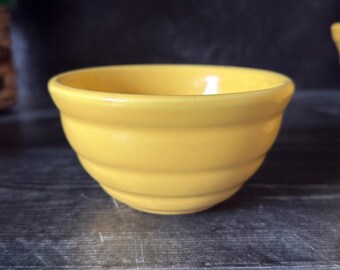 Vintage Bauer Pottery Chartreuse Gloss Pastel No. 18 Mixing Bowl