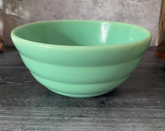 Vintage Bauer Pottery Chartreuse Gloss Pastel No. 18 Mixing Bowl