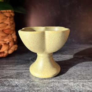 Vintage McCoy Floraline Clover Planter: Green Speckled Stoneware Vase