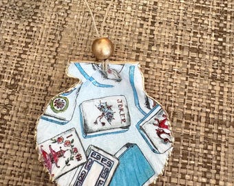 Mahjong Scallop Shell Ornament, Hostess Gift, Mahjong Lover Gift, Wine Bottle Charm