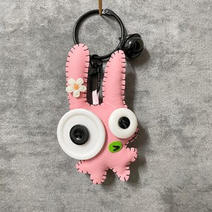 Leren handgemaakte monsterbedels: schattige sleutelhanger, tasbedelaccessoires, cadeau voor haar