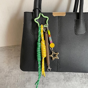 Dijes de cuerda con letras personalizadas para bolsos, dijes elegantes para bolsos, accesorios para llaveros con dijes de cuerda Y2k