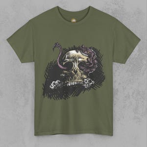 Camiseta de arte gótico de criatura tiránida para fanáticos de la ciencia ficción y la fantasía - Camiseta de calavera de terror de ciencia ficción oscura - Regalo único con diseño de terror imagen 1