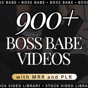 Op de afbeelding: Een zwart-witte afbeelding met de tekst "900+ BOSS BABE VIDEOS with MRR and PLR" op een zwarte achtergrond. De tekst is in een vet, sans-serif lettertype.