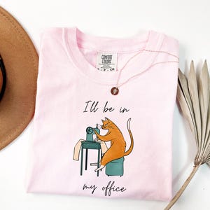 Quilt Tee, Tailor Shirt, Sewing Lover Shirt, Quilting Gift, Sewing Lover Gift, Seamstress Gift, Girl Gifts, Gift for Mom, Gift for Grandma