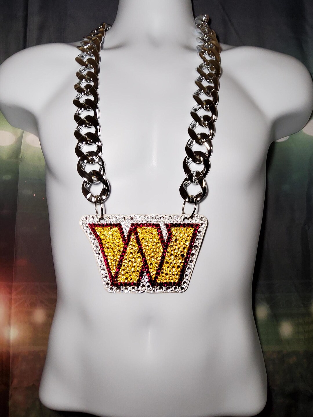 GIFT BOX Bling Logo Sports Fans Football Commanders Hype Chain ...