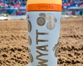 Botella Owala personalizada de Monster Truck de 473 ml • Botella de agua infantil grabada con láser • Nombre personalizado • Regalo para niños • Vaso grabado duradero