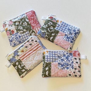 Quilted Patchwork Zipper Pouch Wristlet Keychain Wallet 6”x4”