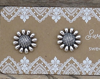 Sterling Silver Daisy Stud Earrings | Flower Earrings | Artisan Sterling Silver Gift For Gardener | Gift Boxed | Botanical Cottagecore  P60