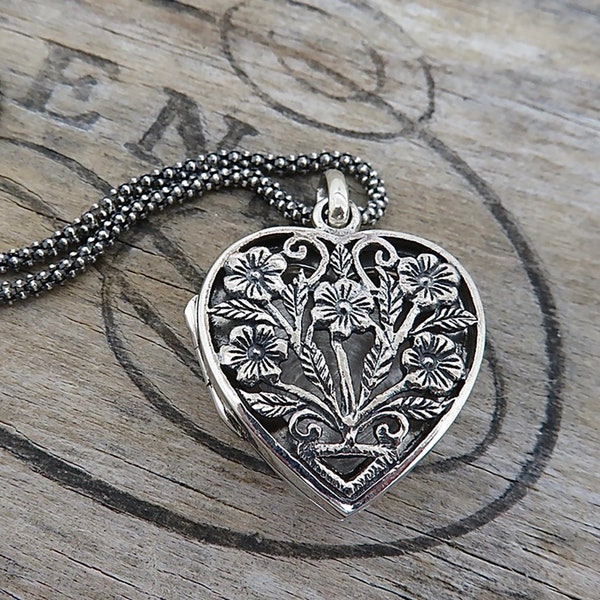 Sterling Silver Heart Locket Necklace | Botanical | Gift For Her | Keepsake Photo Locket | Floral Heart Locket | Valentine's Day Gift - N1