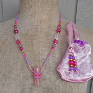 Rosenkvarts Vogel Point Dubbelterminerad Kristallstav Justerbart Pärlhalsband med Ametist Godis Jade Ädelstenspärlor Reiki Healing Wicca