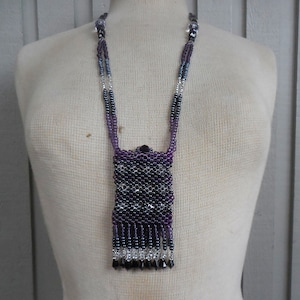 Sacchetto per collana di perline con nappe in viola uva, canna di fucile, argento, nero 10,7 x 5 cm 4 1/4" x 2", sacchetto per medicina pagana, custodia in cristallo wiccan