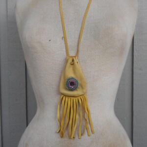 Abalone Shell Buckskin Beaded Fringed Necklace Bag Pouch in Fuchsia, Emerald & Sea Green, Gold, Dark Aqua Blue 9.3 x 6.3 cm (3 5/8 x 2 1/2")