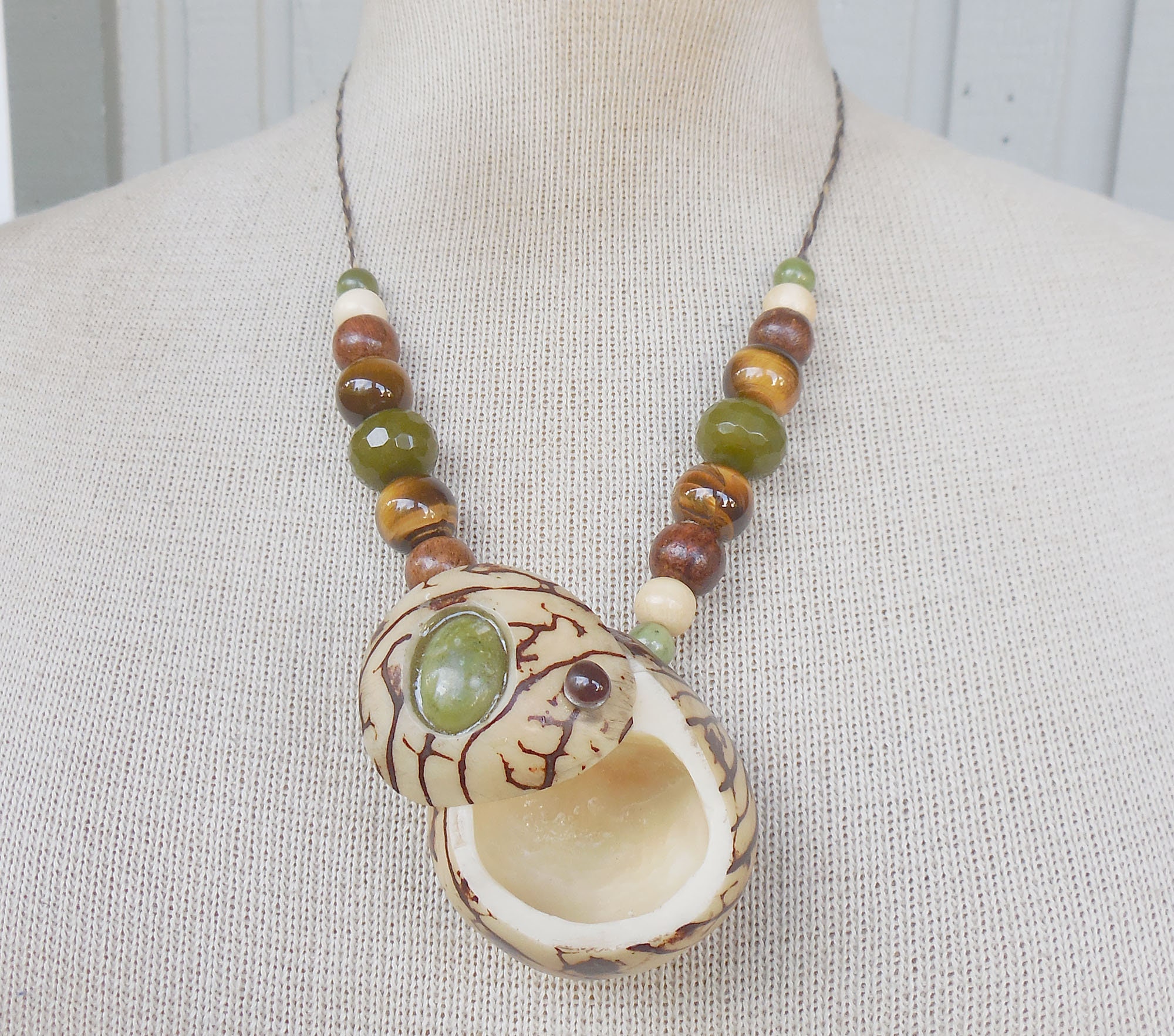 Unakit Geschnitzte Tagua Nuss Pillen Box Locket Halskette mit | Etsy