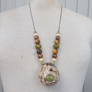 Unakit Geschnitzte Tagua Nuss Pillen Box Locket Halskette mit | Etsy