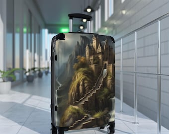 Wyrusz w magiczną podróż z walizką „Zamek w górach” – w każdej walizce czeka na Ciebie fascynująca przygoda.