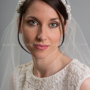 Rhinestone and Pearl Juliet Cap Veil, 1920s Inspired Bridal Veil, Wedding Cap Veil Viola image 2