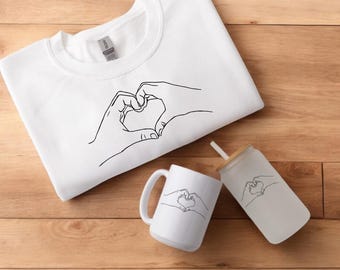 Paquete de pareja para el día de San Valentín, camiseta de pareja personalizada, camiseta con nombre personalizada de manos tomadas, camiseta del día de San Valentín, sudadera con capucha personalizada de San Valentín