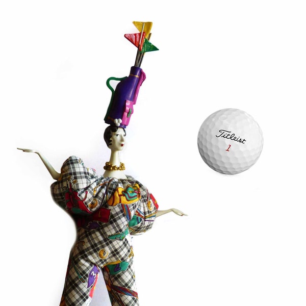 Poupee door Isabelle Millet Art Doll met golfclubs met vlaggenhoofdtooi Vintage jaren '90 Handgemaakt ondertekend gedateerd door kunstenaar op de Geens
