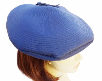 1950s Salon Moderne Saks Fifth Avenue Steel Blue Micro Ribbed Purple Stitched Beret w/ Accent Bow by Designer Sophie Gimbel New Look Era