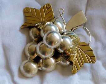 Artist Signed 925 Sterling Silver Vintage Mexico Grape Cluster Gold Finished Leaves Pendant Pin Brooch Costume Jewelry Wine Festival 35gm