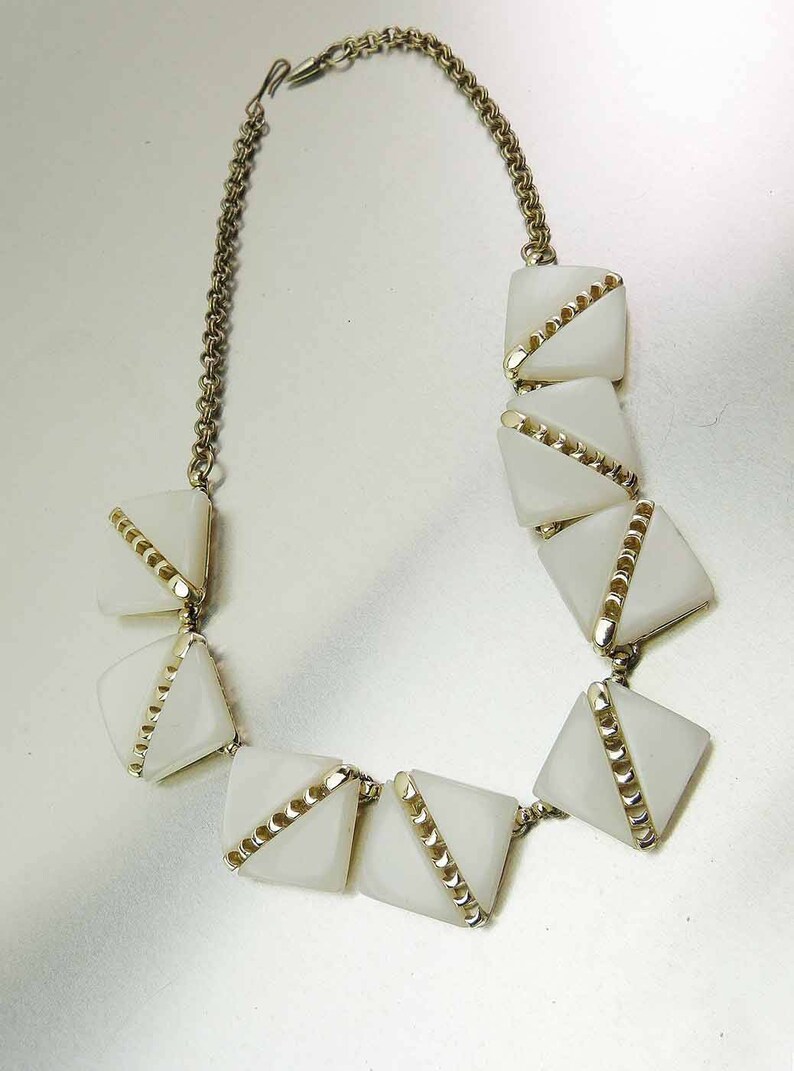 Large 1970s Vintage White Moonstone /& Gold Half Moon Lucite Chicklet Statement Choker Necklace Elegant Show Stopper Moonglow
