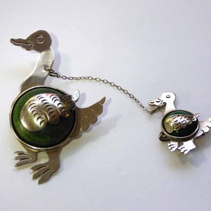 Duck with Duckling Sterling Silver Green Calcite & Jadeite Pin Brooch Artisan Stamped Circa Mid 1920s Mexico image 2