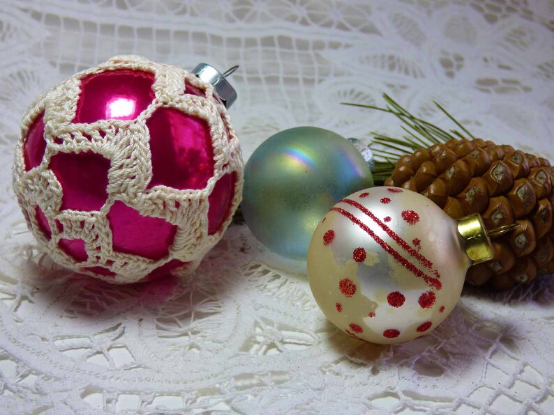 Lot of 16 Vintage Glass Christmas Ornaments 1950s 60s Made in U.S.A