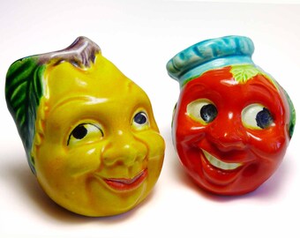 Anthropomorphic Fruit Head Salt and Pepper Shakers Grinning California Orange Yellow Lemon w/ Smiles & Side Glancing Eyes 1950s Japan