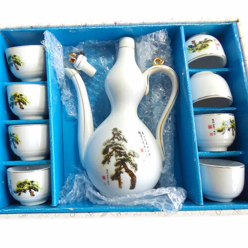 10pc High Quality White Porcelain Sake Set w/ shops Gourd Shaped Ewer Teapot 1980s MILYANG Ceramics Korea Original Box Nantou Mountains & Poem