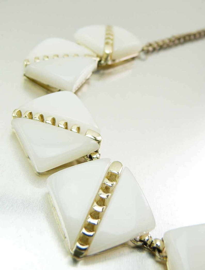 Large 1970s Vintage White Moonstone /& Gold Half Moon Lucite Chicklet Statement Choker Necklace Elegant Show Stopper Moonglow