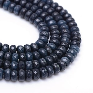 Smaragd-, robijn- en saffierkleurige jade - gefacetteerde rondellen van 4-5 x 3 mm.