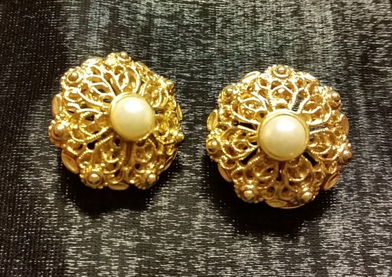 Vintage Faux Pearl Earrings - image 1