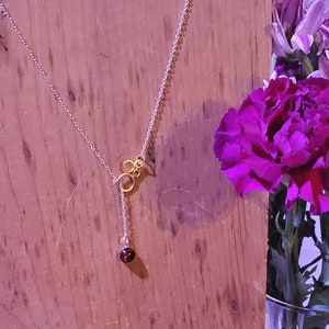 Halsband med bärnstensfärgad lariat
