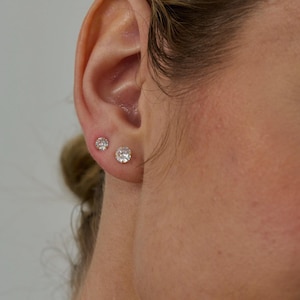 18K Gold Diamond Stud Earring, 925 Sterling Silver cz Diamond Stud Earrings, Birthday Gift for Her, Bridesmaid Gift for Mom