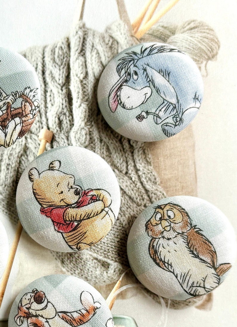 Handgemaakte grote Winnie Pooh Bear Friend Ours Animal Children Fabric Covered Buttons Boutons, Winnie Pooh Bear Animal Fridge Magnets, 1,5 6's afbeelding 2