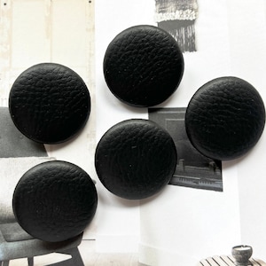 5 Large Simili Cuir Noir Noir Rembourrage De Canapé Tapisserie D'ameublement Tapisserie Veste Robe Tissu Boutons Boutons, CHOISIR LA TAILLE DE 5