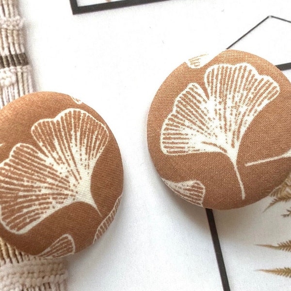 Handmade Large Brown Off White Gingko Leaf Leaves Floral Flower Feuilles Fabric Covered Button Bouton, Gingko Leaf Fridge Magnets, 1.2 " 2's