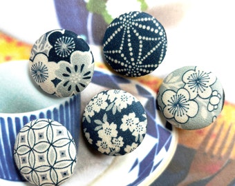 Handmade Light Dark Blue Bleu White Japanese Japonais Floral Flower Fleur Fabric Covered Buttons Boutons, Japanese Fridge Magnet, 1.2" 5's