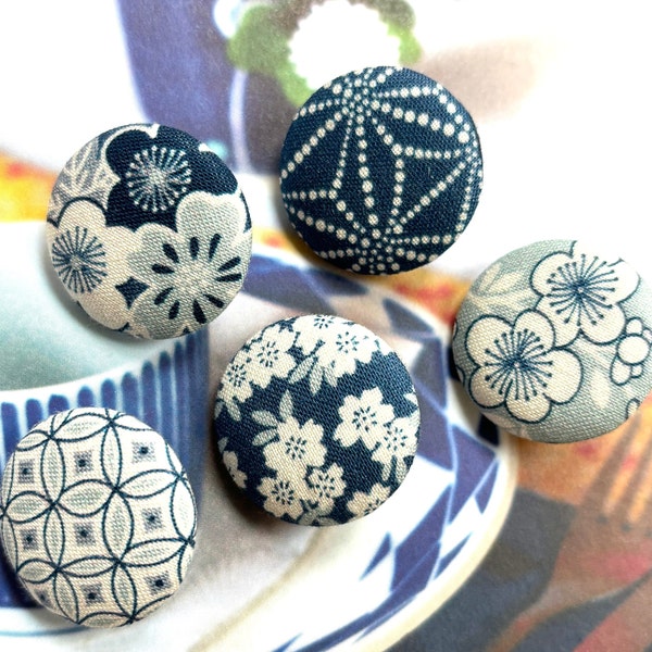 Handmade Light Dark Blue Bleu White Japanese Japonais Floral Flower Fleur Fabric Covered Buttons Boutons, Japanese Fridge Magnet, 1.2" 5's