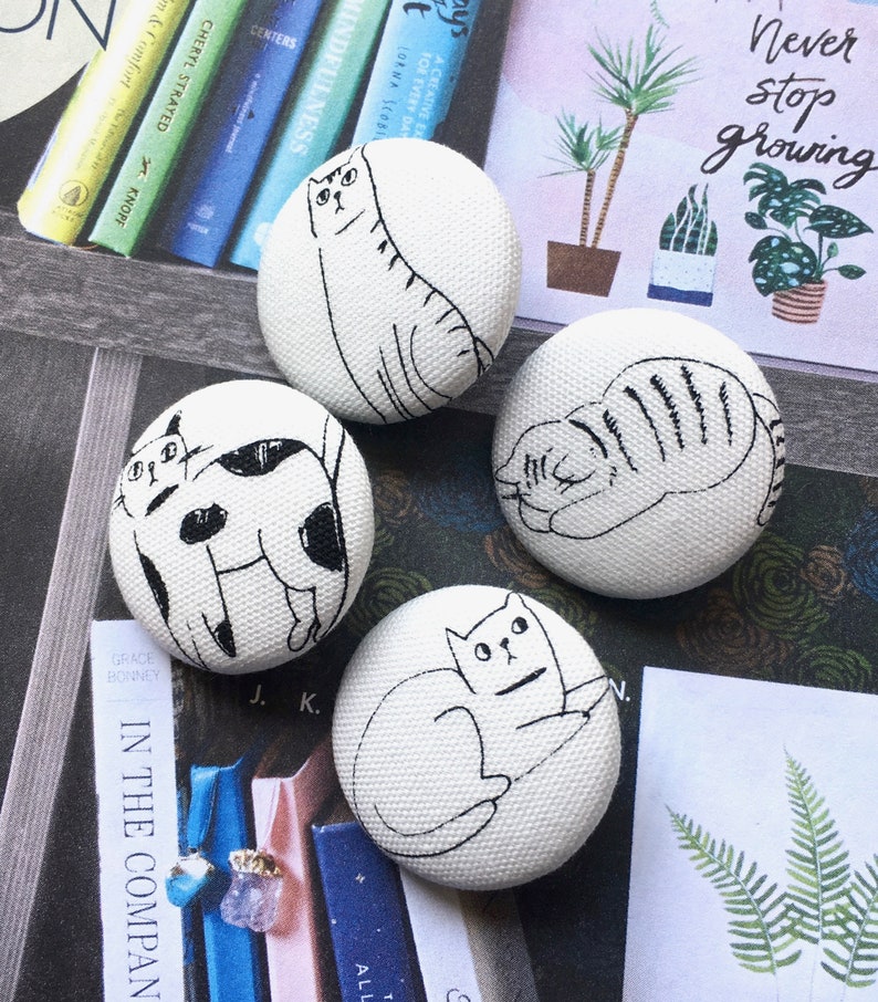Cat Buttons 1.25 Inches 4/'s Handmade Large Kawaii Off White Black Cartoon Cat Kitten Fabric Covered Buttons Fridge Magnets