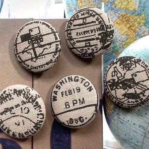 5 grandes sellos postales de correo aéreo de estilo vintage beige y negro, botones decorativos de tela para chaqueta y abrigo, imanes vintage para nevera de correo aéreo, 1,25 pulgadas