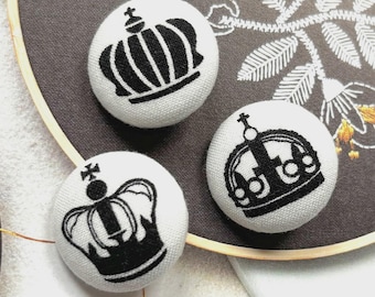 3 bottoni decorativi in tessuto per camicia, giacca, borsa, con corona reale, colore bianco sporco e nero, magneti per frigorifero a forma di corona, 1,1 pollici