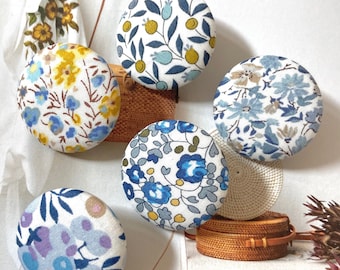 Handmade White Yellow Blue Bleu Liberty Of London Floral Flower Fabric Covered Buttons Bouton , Liberty Fridge Magnets, CHOOSE SIZE 5's
