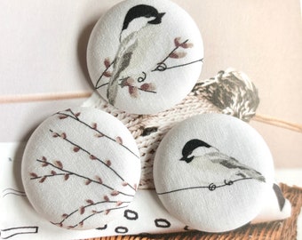 Handgemaakte grote witte zwarte Blanc Winter Bird Oiseau Fleur Flower Fabric Covered Buttons Boutons, Bird Fridge Magnets, 1,5 inch 3's