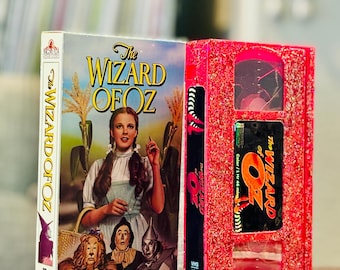Der Zauberer von Oz Custom VHS Tape - Rubinrote Hausschuhe, Limitierte Auflage