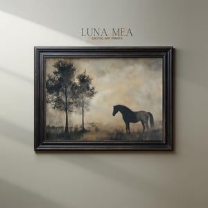Impression de paysage brumeux avec cheval noir | Impression de cheval vintage | Esthétique Dark Academia | Décoration murale avec cheval d&#39;humeur changeante | Téléchargement numérique